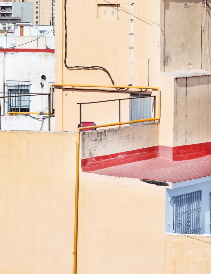 Abstrakte Fotografie mit einer speziellen Komposition der Farben und Formen in Alicante Spanien