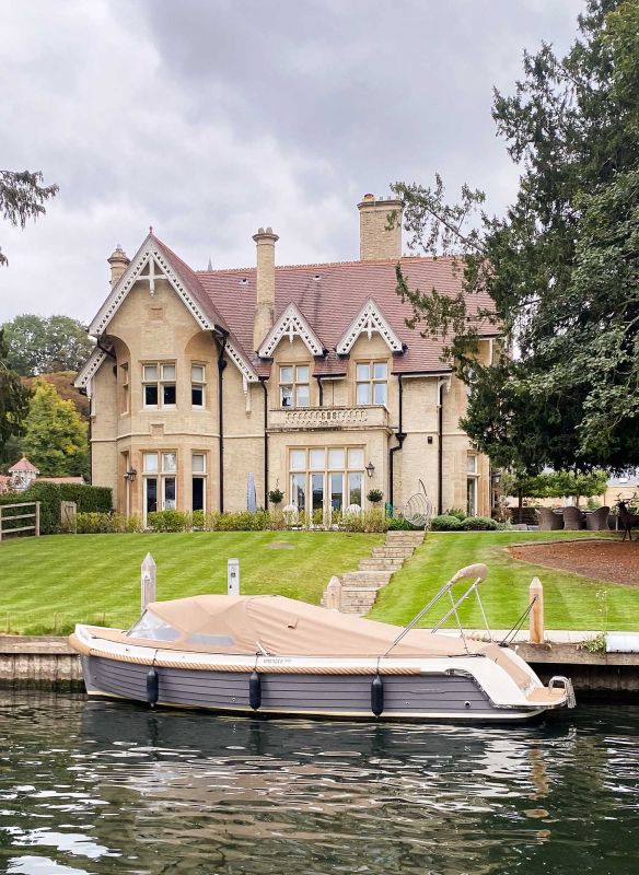 Mick Morley Thames England Boat Trip