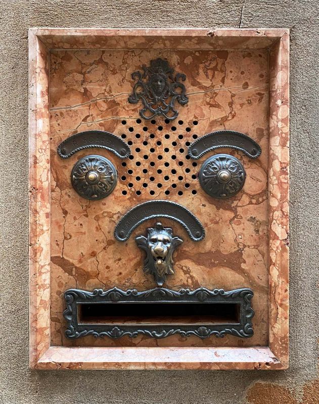 Künstlerische Fotografie fotografiert in Venedig mit Fokus auf Licht, Abstraktion, venezianischer Architektur, fotografiert von Mick Morley